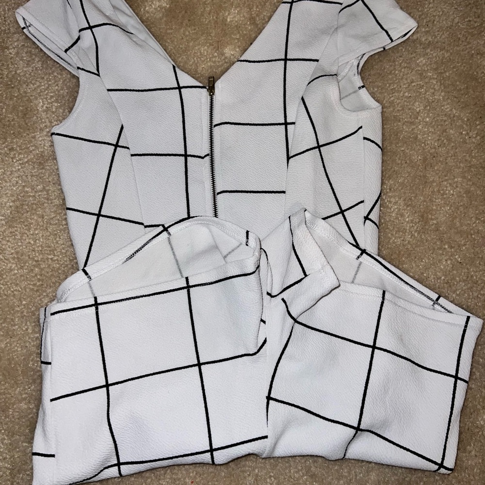 Suit - Picture 6 of 6